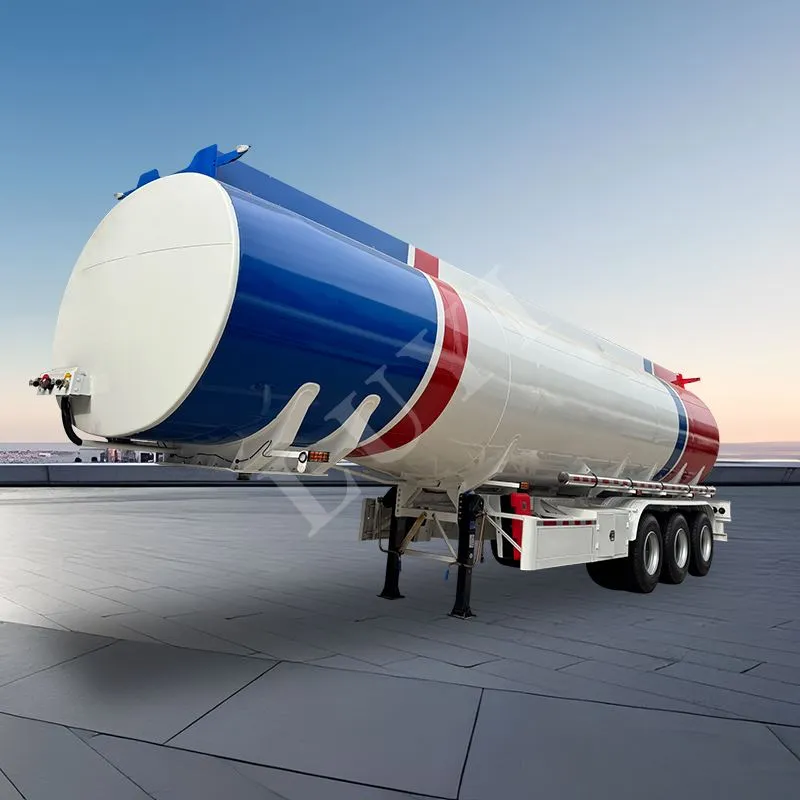 3 dingilli 45.000 litre 3 bölmeli Özelleştirilebilir Yağ Tankı Kamyon Römorku